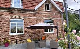 Pavillon Du Garde Chasse